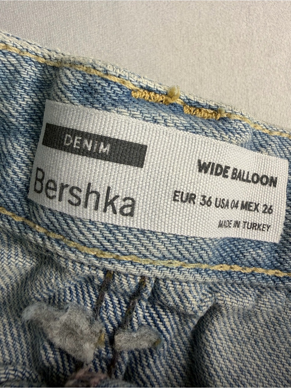 ASOS Bershka Balloon Fit wide barrel leg Jeans women’s size 4 - Picture 5 of 5